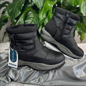 Baretaps Darra Waterproof Cold Weather Zip Boot - Women's 5.5M